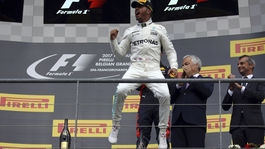 Hamilton jazdil v Belgicku ako veľký profesor. Vettelovi nedal šancu