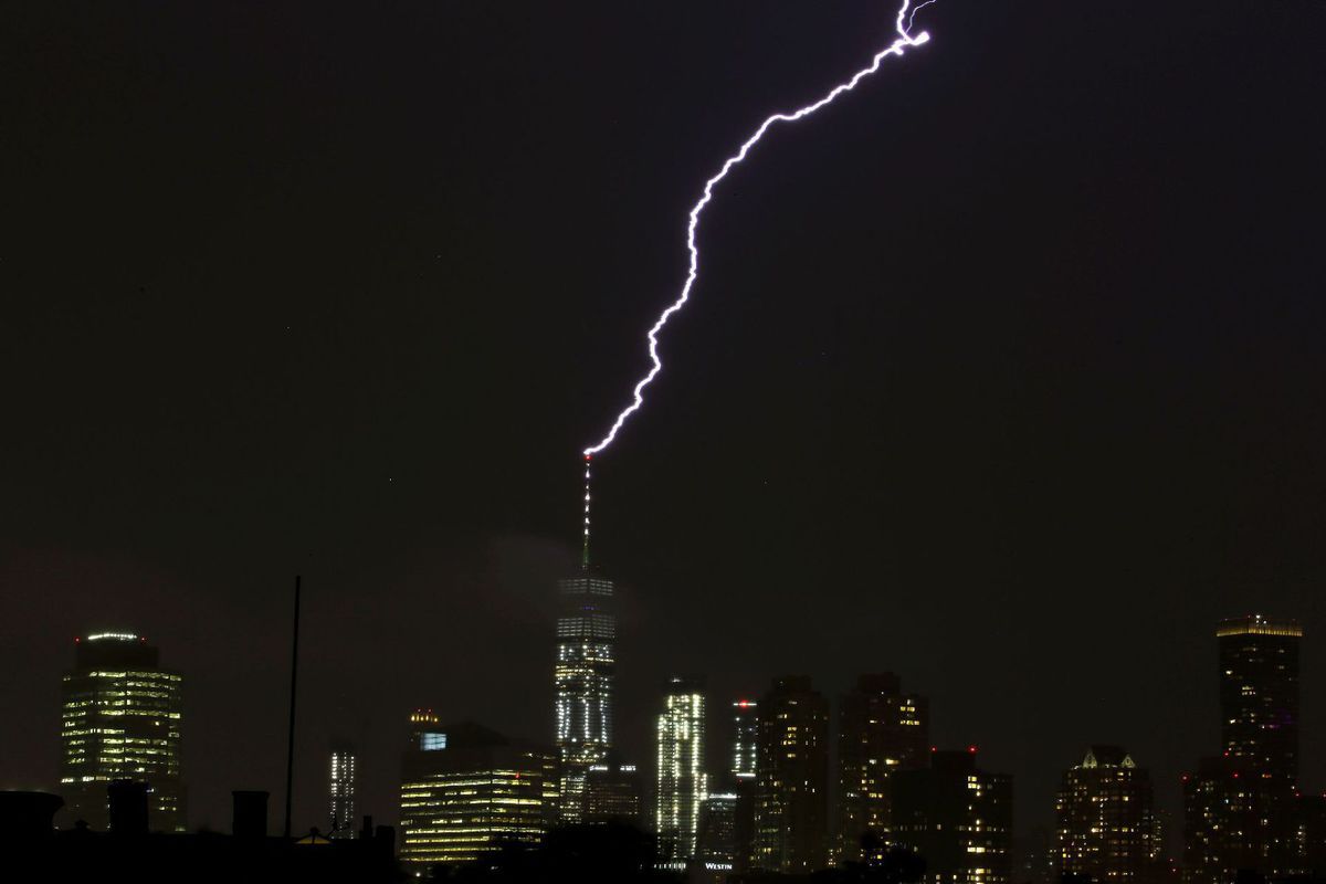 búrka, blesk, New York, One World Trade Center