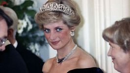 Podobajú sa? Táto nežná kráska stvárni princeznú Dianu v seriálovom hite