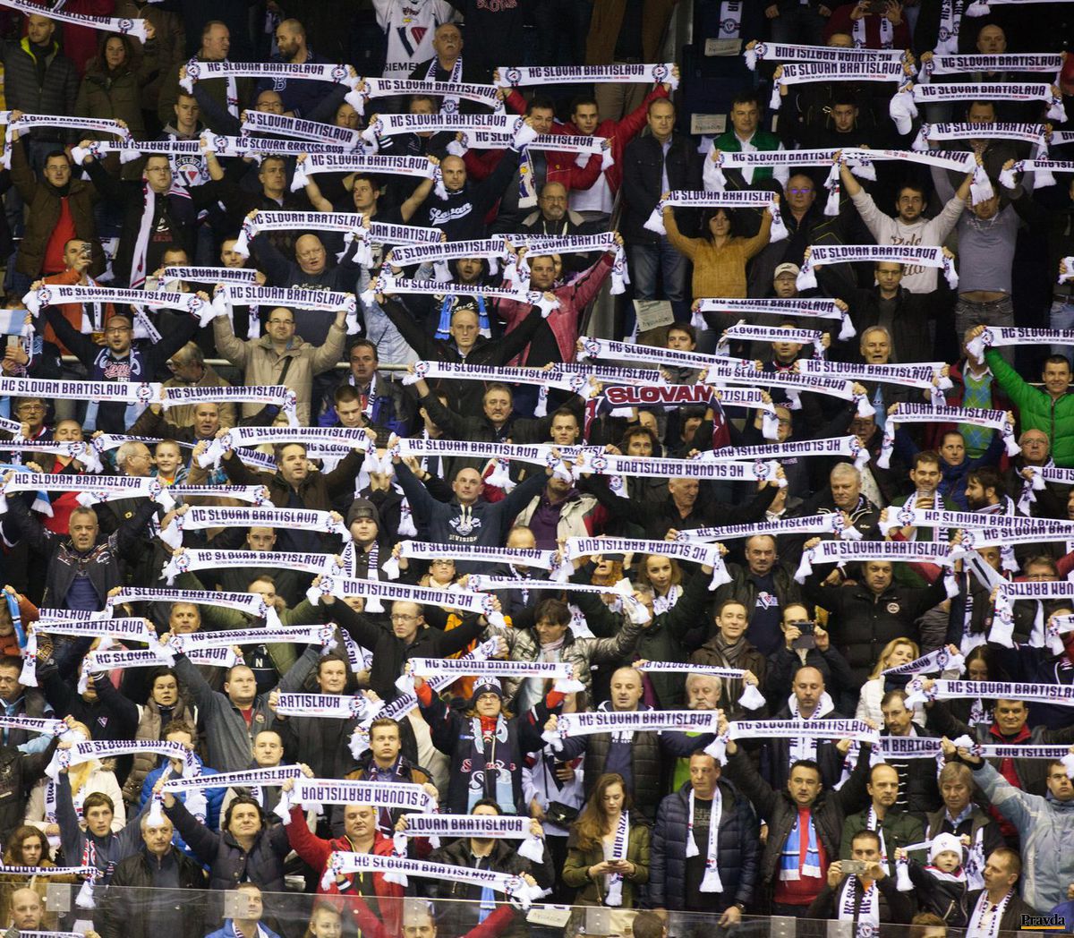 Fanúšikovia HC Slovan.