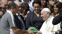 Pápež František prijal futbalový tím Chapecoense.