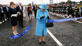 Kráľovná Alžbeta II. otvorila obrovský most v Škótsku