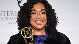 Netflix získal scenáristické eso. Znamená to koniec Grey's Anatomy?