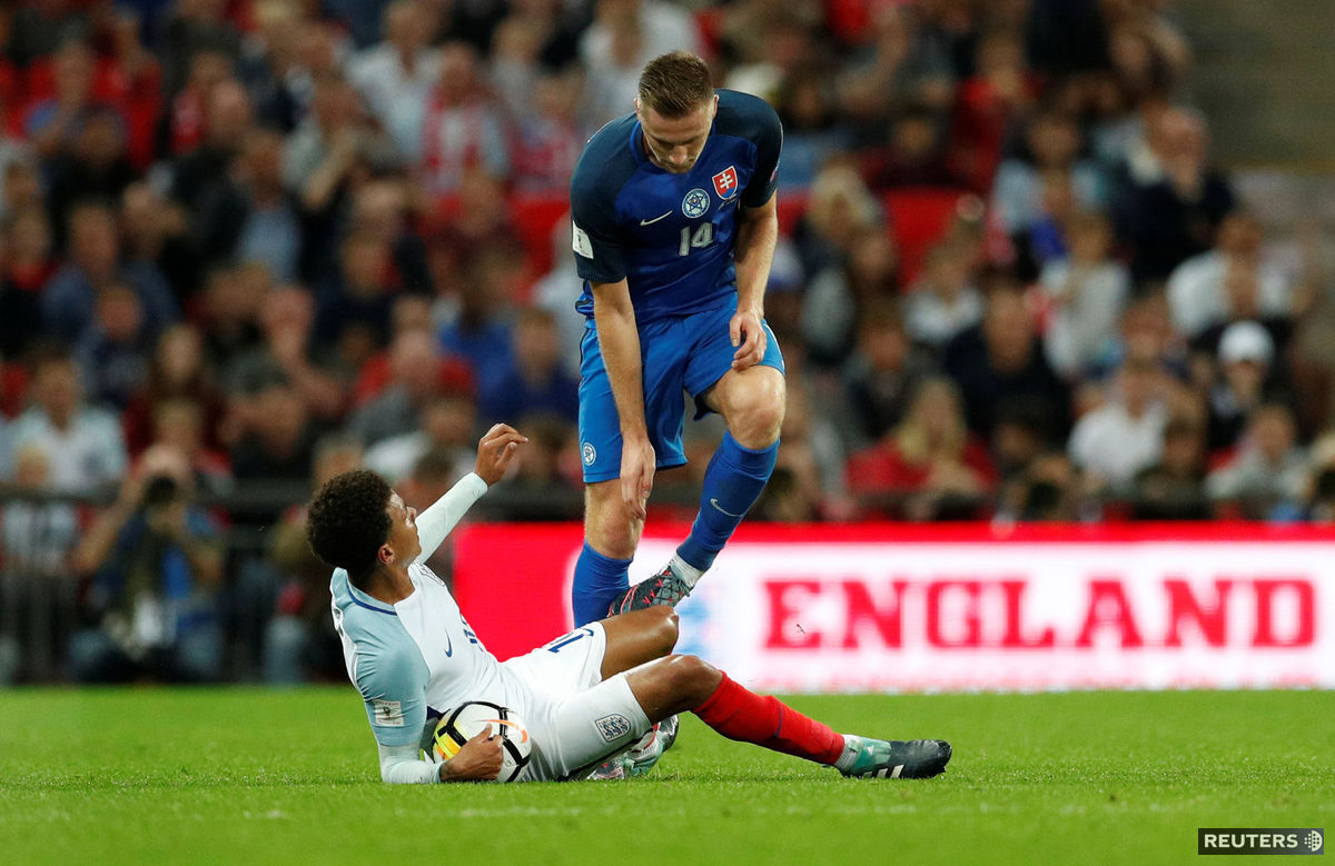 Milan Škriniar dostal vo Wembley žltú kartu a...