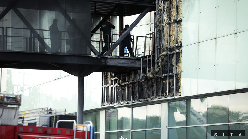 Lávka z nákupného centra Aupark na Einsteinovej...