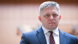 Predseda vlády SR Robert Fico prichádza tlačovú...