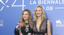 Michelle Pfeiffer(vľavo) a Jennifer Lawrence