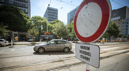 Rekonštrukcia trate na Špitálskej dostala stopku. Dokedy ostane rozkopaná?