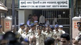 Dvoch mužov odsúdili na smrť za bombové útoky v Bombaji v roku 1993