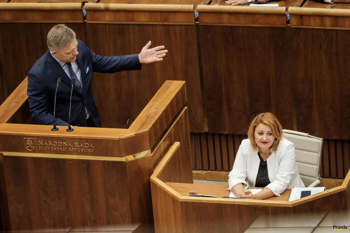 Premiér Fico počas vystúpenia na mimoriadnej...