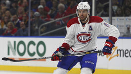 Plavecká hviezda vyzvala žraloka, hokejová koňa. Ako dopadol netradičný súboj?