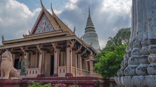 Wat Phnom je jedno z hlavných turistických...