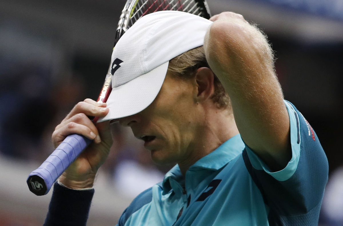 Zdolaný finalista US Open Kevin Anderson.