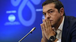 Grécky premiér Tsipras nezískal politickú podporu pre dohodu s Macedónskom 