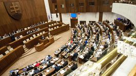 Poslanci schválili doplnkové ordinačné hodiny a 30-eurovú úhradu