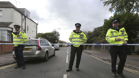 Pri útoku nožom na juhu Londýna zahynulo 15-ročné dievča