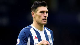 Dostihol Giggsa. Veterán Barry láme rekordy Premier League