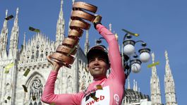 Predstavili Giro 2018. Froome zaútočí na zlatý hetrik, neistý Dumoulin