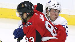 Jaroš naštartoval krásnu akciu Ottawy, Halák zažiaril v derby