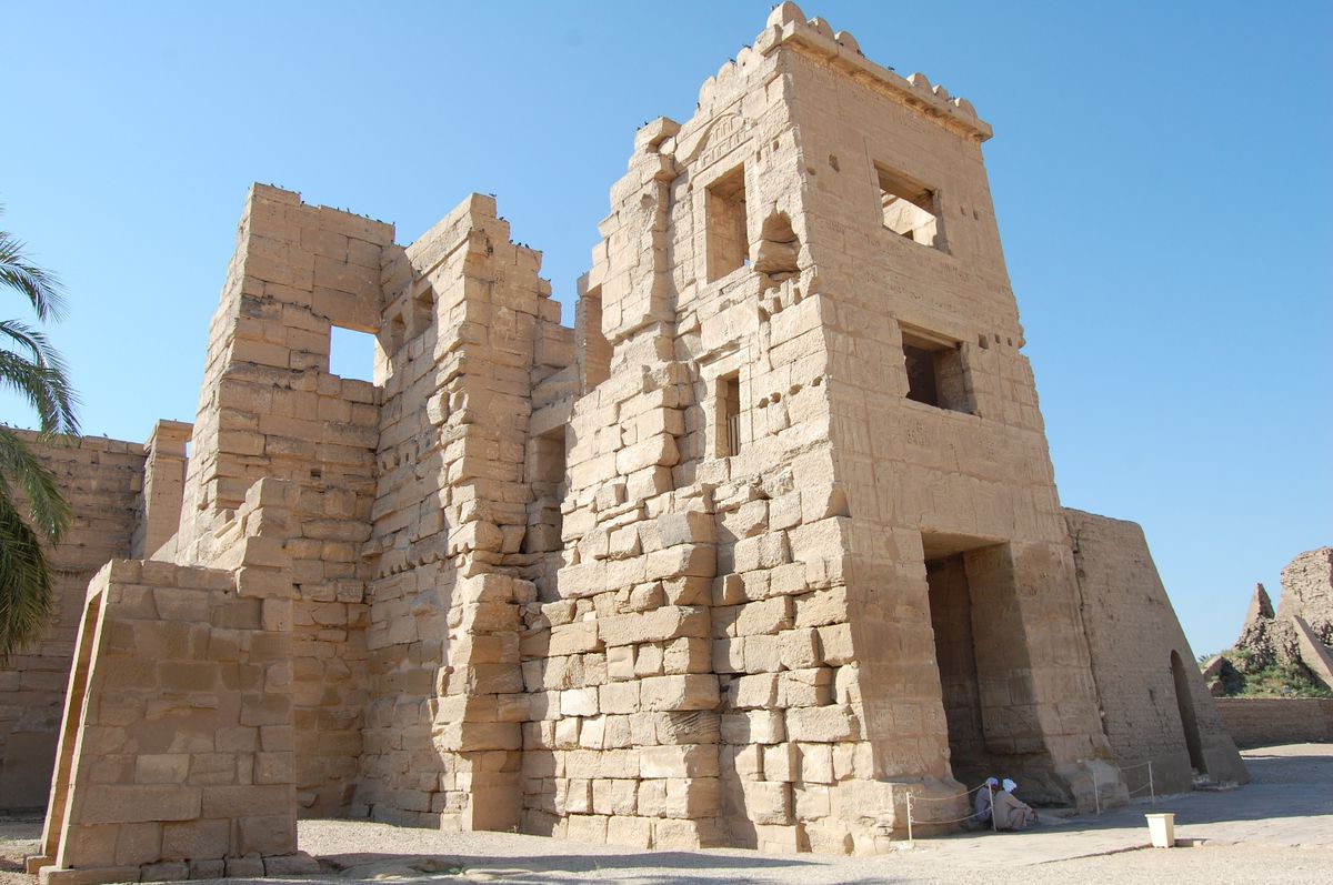 Vstupná brána do zádušného chrámu Ramesseho III.