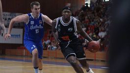  V Prievidzi policajti zadržali amerického basketbalistu