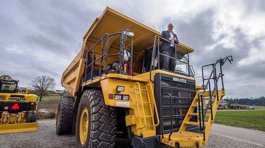 Komatsu E-Dumper - 2017