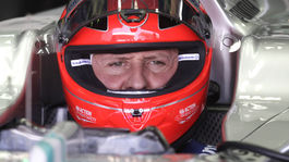 Schumacherov majetok má v rukách jeho otec. Manželka si musí pýtať povolenie