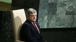 Porošenko telefonicky rokoval s Putinom o páde lietadla a o Donbase