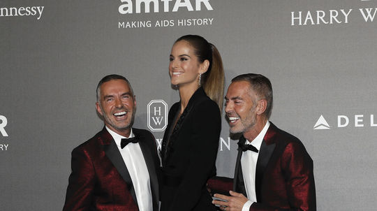 Brazílska topmodelka Izabel Goulart a dizajnéri...