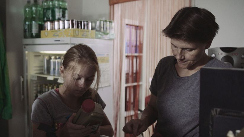 Filmovou dcérou Petry Fornayovej vo filme Nina...