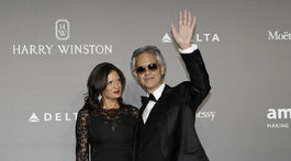 Spevák Andrea Bocelli a jeho manželka Veronica Berti.