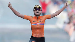 Blaaková predviedla desaťkilometrové víťazné sólo, Bačíková nedokončila