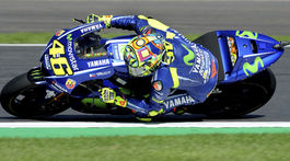 Bravúrny Rossi. Len 23 dní od zlomeniny nohy odštartuje z prvého radu!