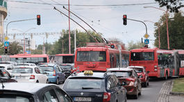 Horúca linka, online kamery, polícia v strehu. Bratislava očakáva peklo