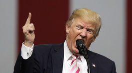 Trump zavíta na ekonomické fórum do Davosu, chce hájiť svoj program