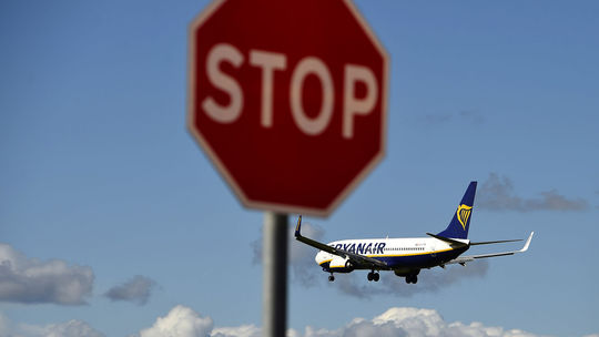 Piloti Ryanairu pokračujú v štrajkoch