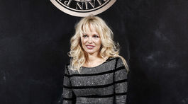 Herečka Pamela Anderson sa objavila na párty L'Oreal Balmain v Paríži. 