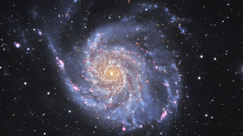 Veterník (inak aj M 101) je špirálovitá galaxia...