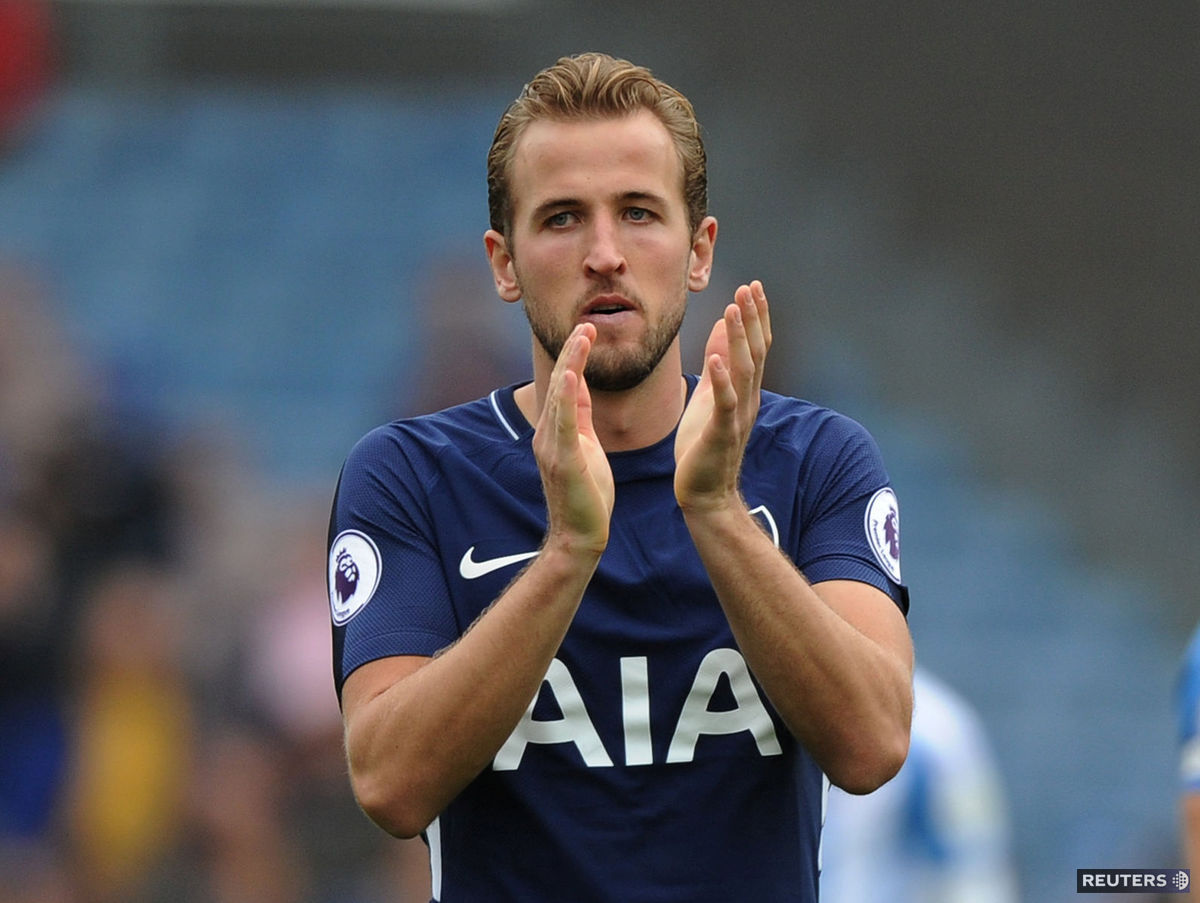 Harry Kane strelil Huddersfieldu dva góly.