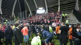 VIDEO: Po páde tribúny v Amiens sa zranili desiatky ľudí