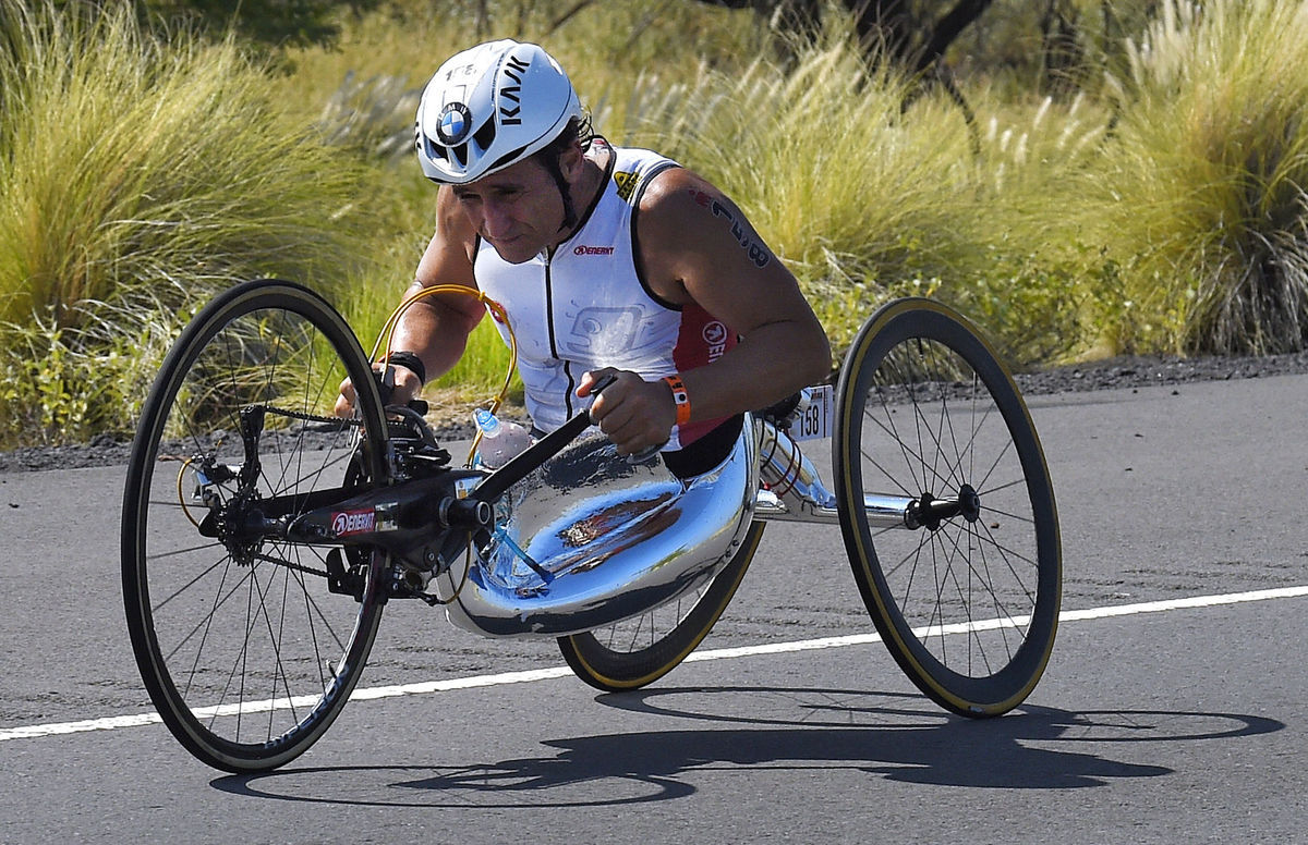 Alex Zanardi na jednom z Ironmanov.