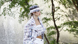 Modelka Kaia Gerber otvárala prehliadku značky Chanel v Paríži. 