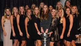 Krásky s prsteňmi. Pamiatku na Stanley Cup dostali aj partnerky hráčov Penguins