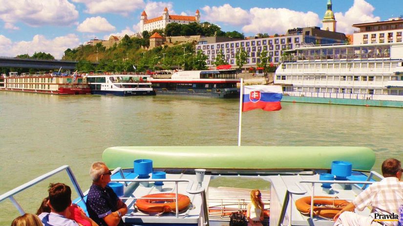 Bratislava, Dunaj, loď, plavba, Bratislavský hrad