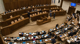 Parlament má piatich nových poslancov