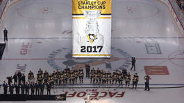 Obhajca odštartoval sezónu NHL prehrou, domáci debakel Daňovho Winnipegu