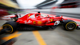 Nesmieme strkať hlavu do piesku, tvrdí Vettel. Zvládne nadpozemský cieľ?