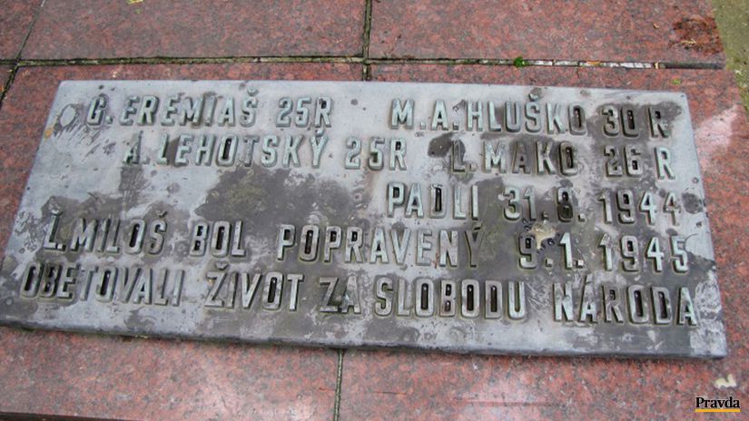 Na tabuli je vyryté meno Ladislava Maka.