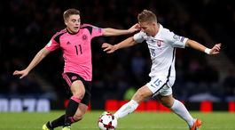 Ako to videli médiá? Hlúposť Maka, ružová pyramída škótskej radosti