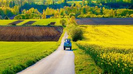 Zákon o prenájme pôdy rozdelil farmárov 